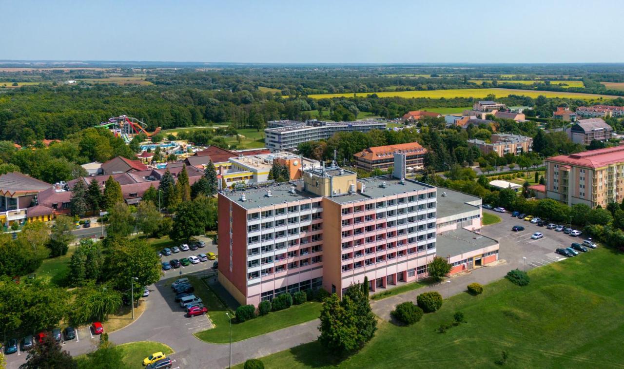 Hunguest Hotel Freya 佐洛卡罗斯 外观 照片
