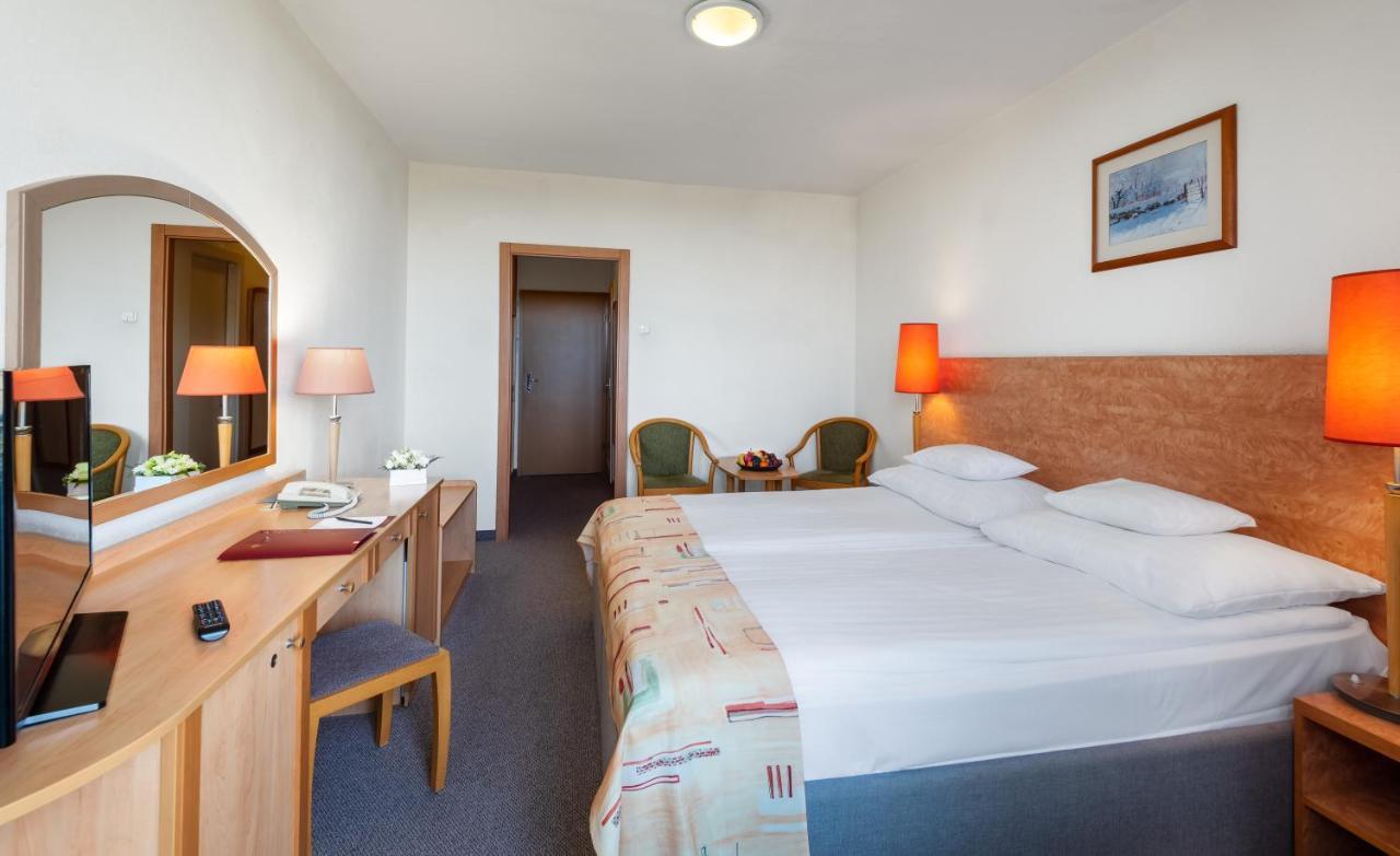 Hunguest Hotel Freya 佐洛卡罗斯 外观 照片