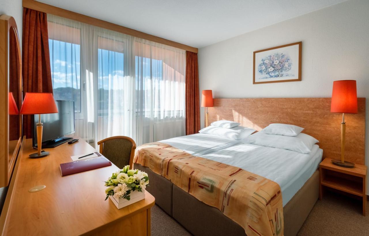 Hunguest Hotel Freya 佐洛卡罗斯 外观 照片