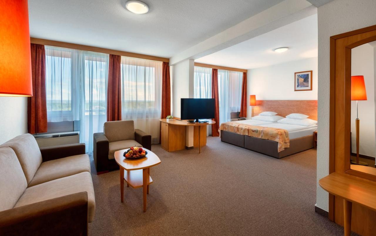 Hunguest Hotel Freya 佐洛卡罗斯 外观 照片
