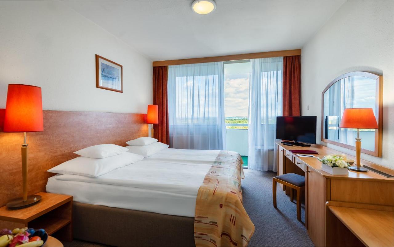 Hunguest Hotel Freya 佐洛卡罗斯 外观 照片