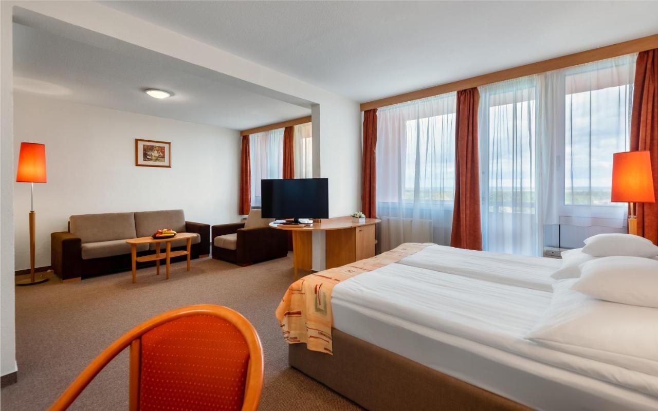 Hunguest Hotel Freya 佐洛卡罗斯 外观 照片